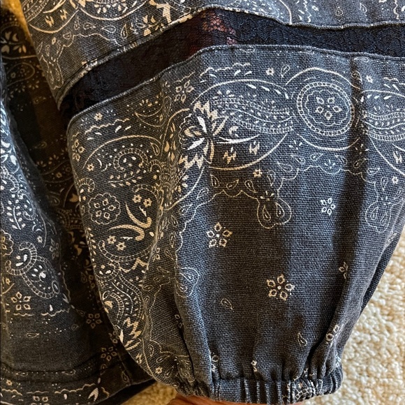 POL Black Paisley Lightweight Cotton Top (or worn as a Jacket) - Picture 5 of 13